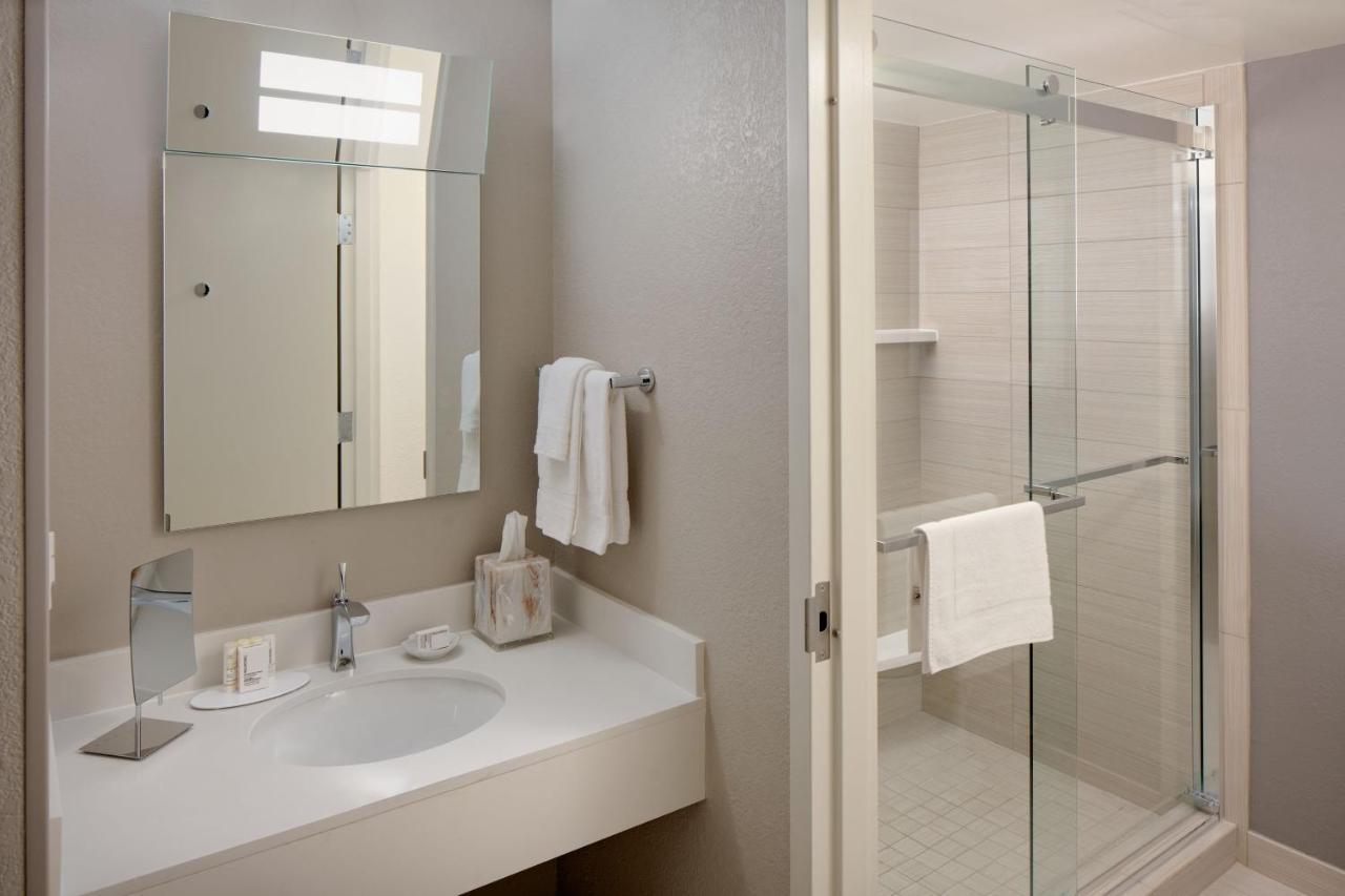 Courtyard By Marriott Key West Waterfront Hotel Ngoại thất bức ảnh